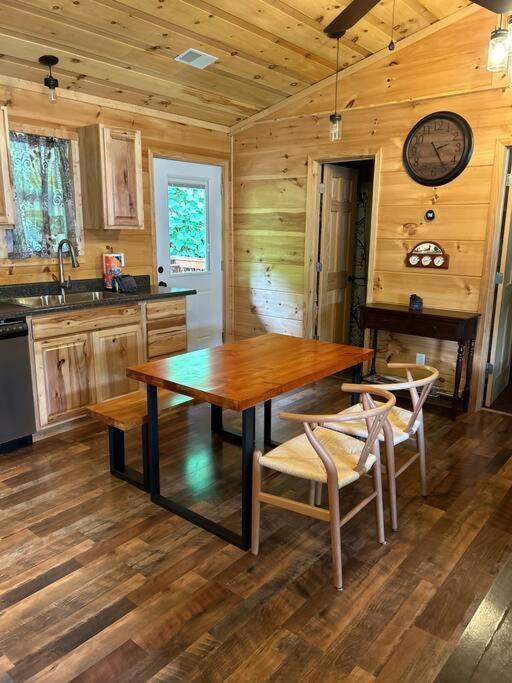 Easy Living In Gatlinburg Villa Exterior photo